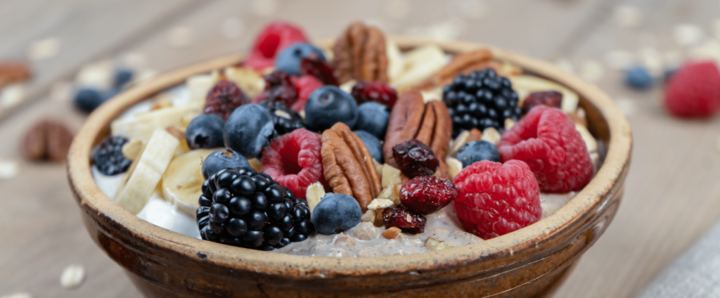 Bircher Müsli mit Beeren - Flavoury Food Blog